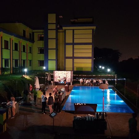 Primebiz Hotel Karawang Cikampek Zewnętrze zdjęcie